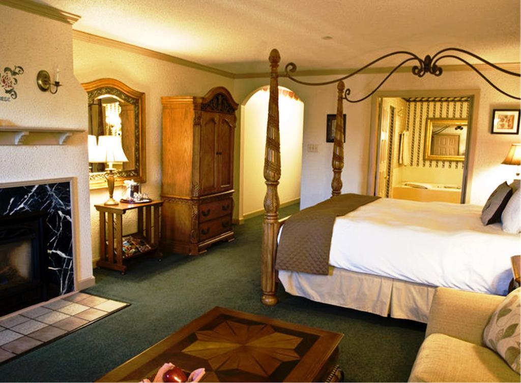 Bavarian Inn Shepherdstown Room photo