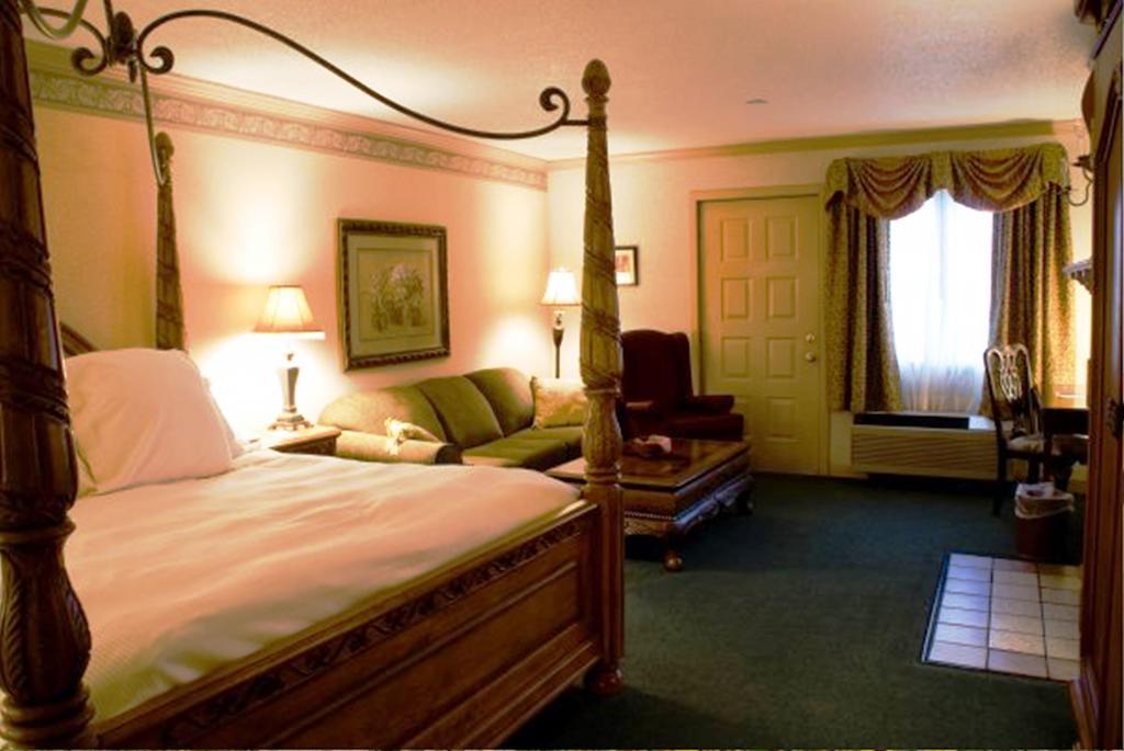 Bavarian Inn Shepherdstown Room photo