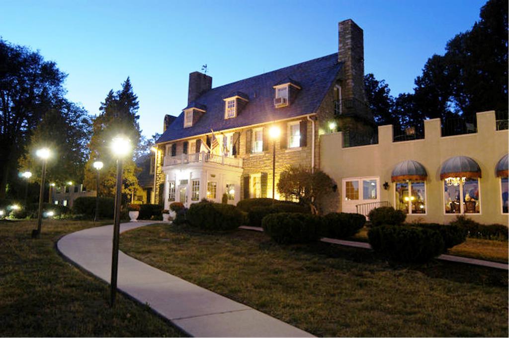 Bavarian Inn Shepherdstown Exterior photo